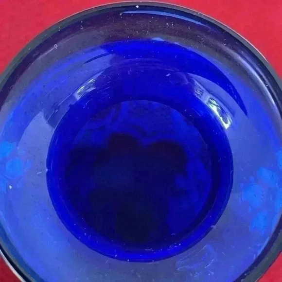 Gorgeous Vintage Cobalt Blue Glass Vases w/ Enamel Painted Lace Design set of 2 - Picture 6 of 7